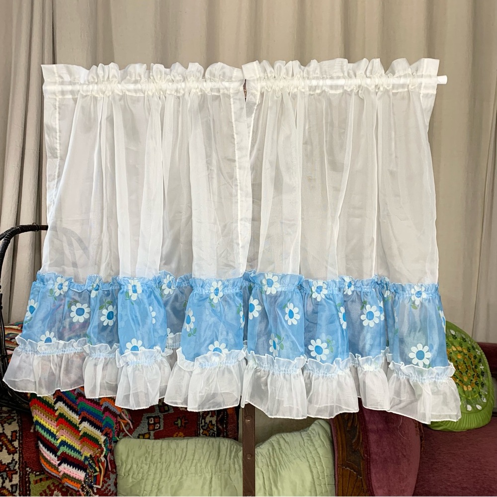 70s Flocked Daisy Curtains